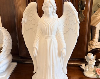 Figura de ángel (iluminada)