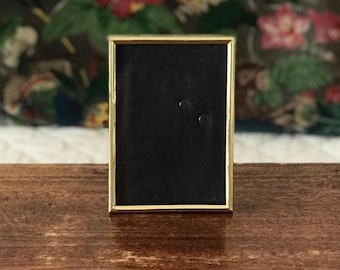 Small photo frame simple brass frame 13 x 9 cm