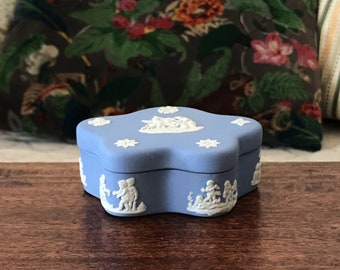 Petite boîte décorative bleu ciel Wedgwood