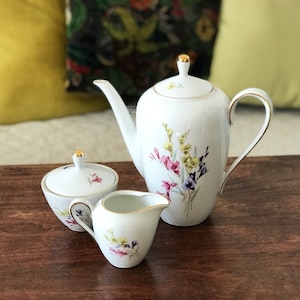 German Rheinpflatz Hartporzellan porcelain set: coffee pot, sugar bowl and milk jug