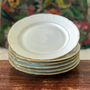Set of 6 white dessert plates with gold edging in Berry porcelain