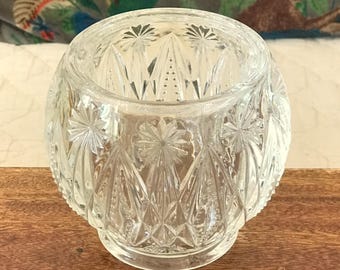 Small Avon molded crystal ball-shaped votive candle holder, 10.5 cm high