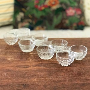 Vintage Salz- und Pfefferstreuer aus geformtem Glas