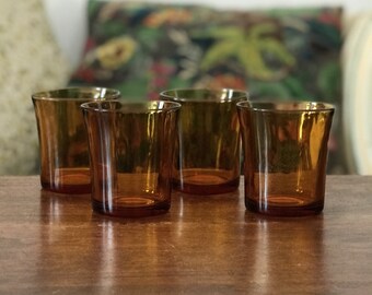 Lot de 4 verres Duralex en verre moulé ambré