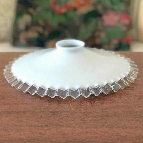 ANCIEN ABAT JOUR en Opaline Blanche pour Lustre Systéme Monte et Baisse