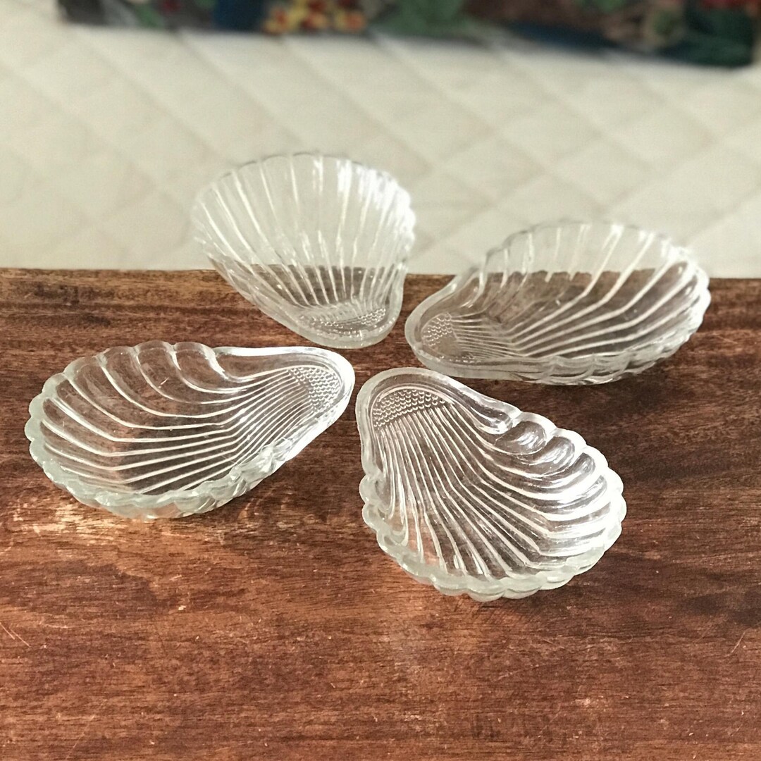 Set of 4 Molded Glass Bowls or Ramekins in the Shape of a Shell - Etsy