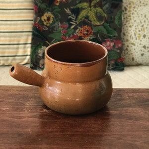 High pot with glazed terracotta handle