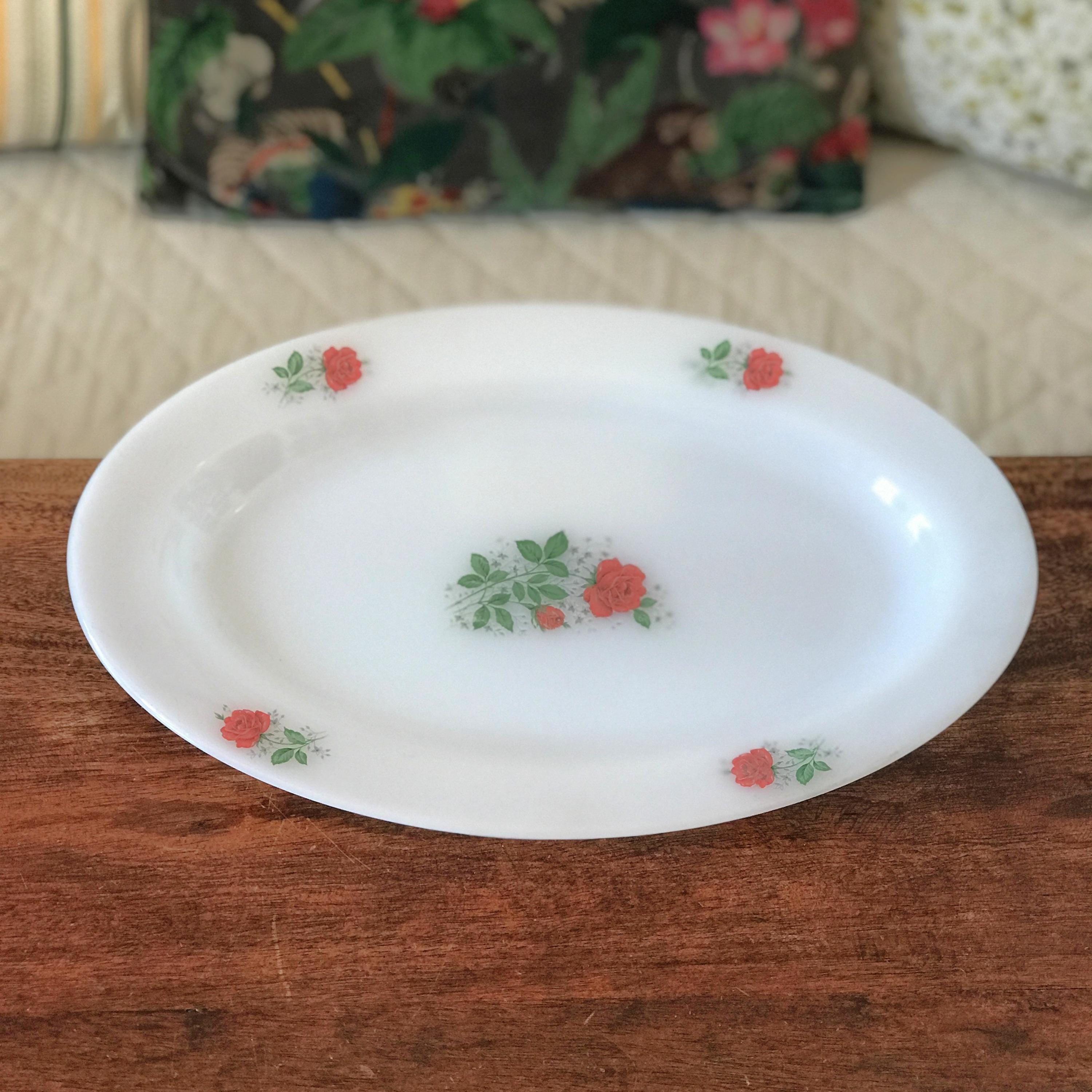 plat de service ovale en arcopal motif narcisses vintage