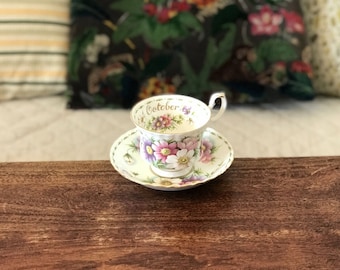 Tasse à thé et soucoupe coordonnée Royal Albert Bone China Octobre