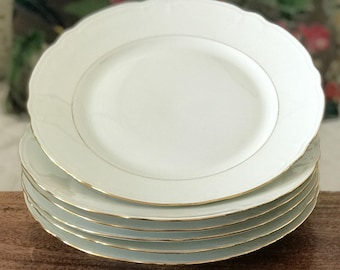 Set of 6 large white porcelain dinner plates from Berry with fine gold trim, 23 cm in diameter
