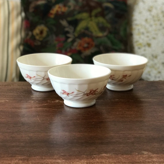 Set of 3 Arcopal Bowls With Diana Motif White Opaline Glass 80s Etsy
