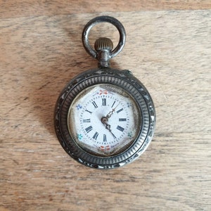 Ladies&#39; silver-plated collar watch Circa 1900