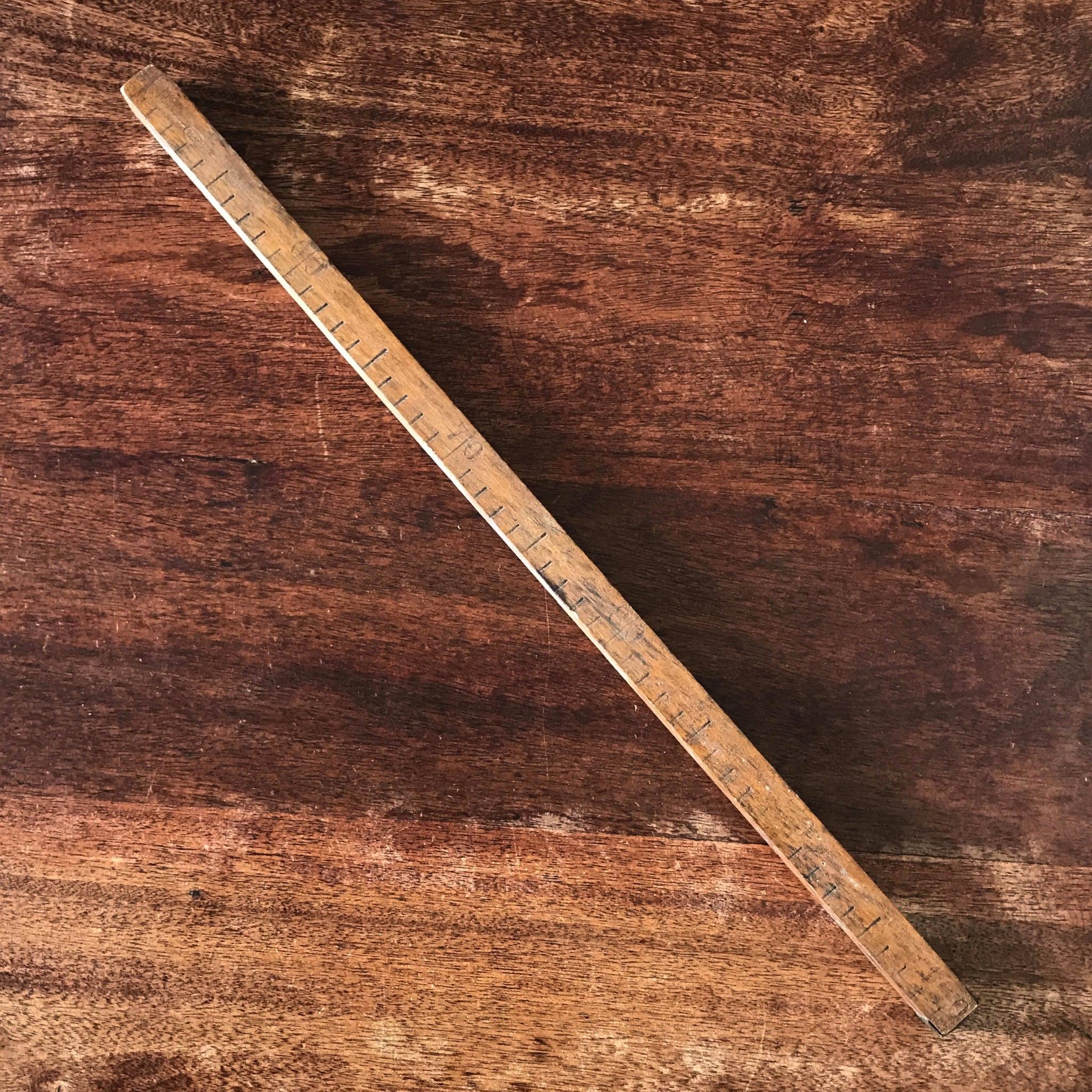 Ancien Demi-mètre En Bois Gradué – Mesure De Tissus – France – 1900-1950