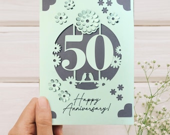 Tarjeta SVG para el 50.º aniversario: plantilla para tarjeta con inserto floral para Cricut y Silhouette; diseño en capas para corte de papel; descarga digital para proyectos DIY.