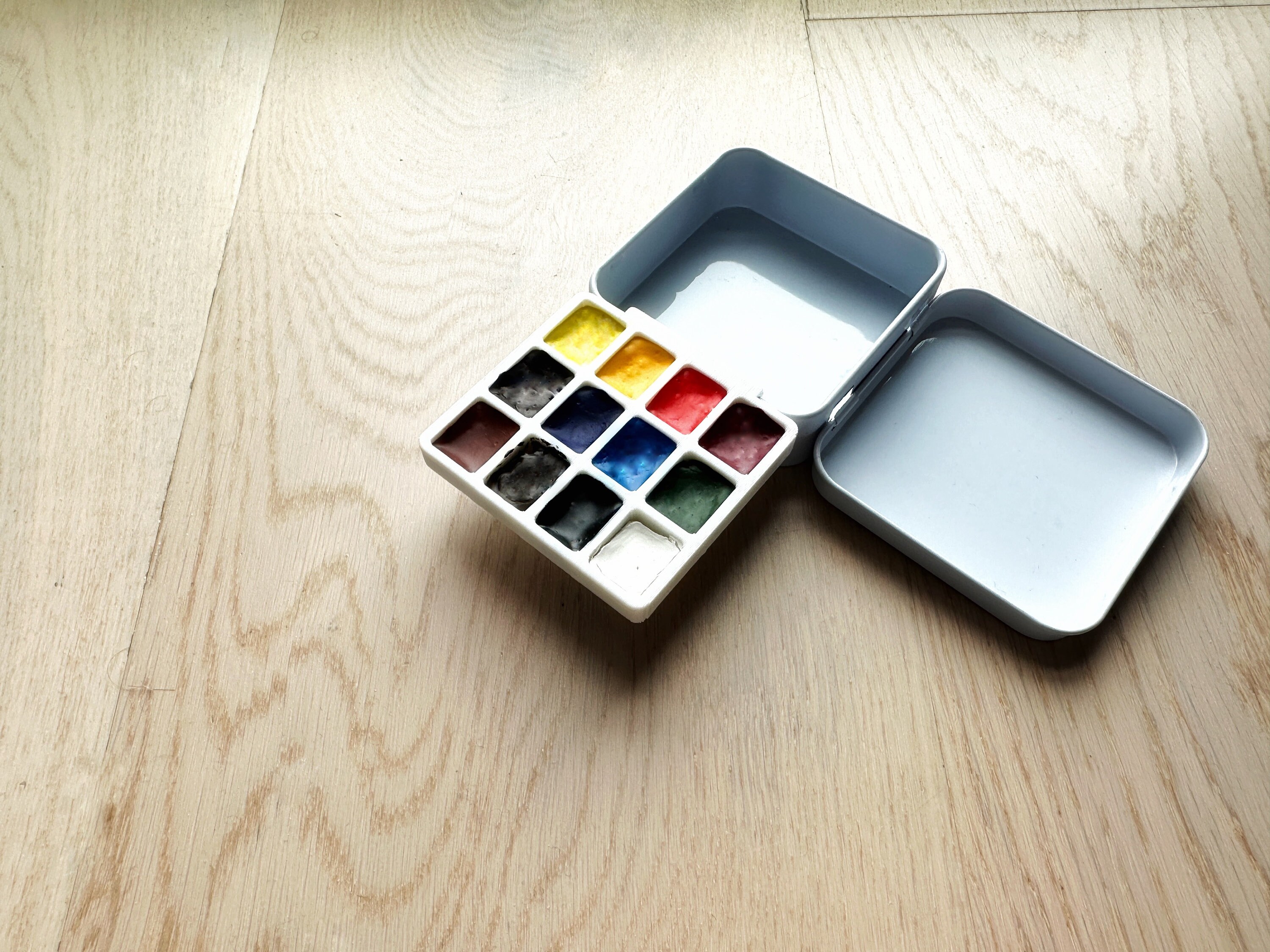Watercolour Palette Plastic 6 Colour Kids Paint Mixing Tray Holder