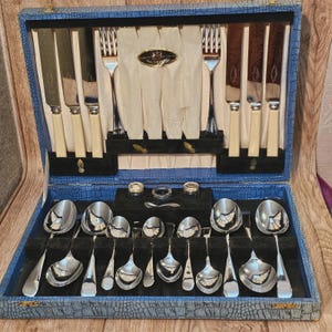 Vintage Thos Turner Sheffield Cutlery Set – 28pc Silver‑Topped Canteen, Unused, Boxed – Retro Stainless Steel Flatware