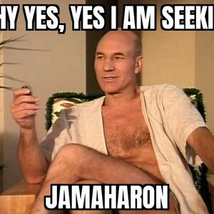 Puede incluir: Un hombre con una bata blanca se sienta en una silla con el texto "WHY YES, YES I AM SEEKING JAMAHARON" en la imagen.