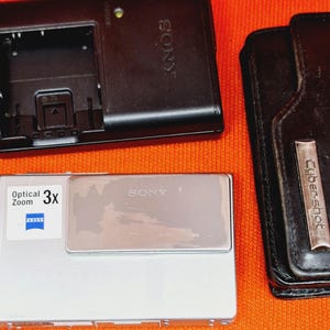 Sony Cyber-Shot DSC-T7 5.1 MP Digital Camera