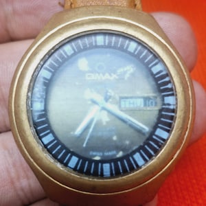 Vintage watch OMAX Automatic MEN'S Wrist watch SWISS 25 Jevels 1970s