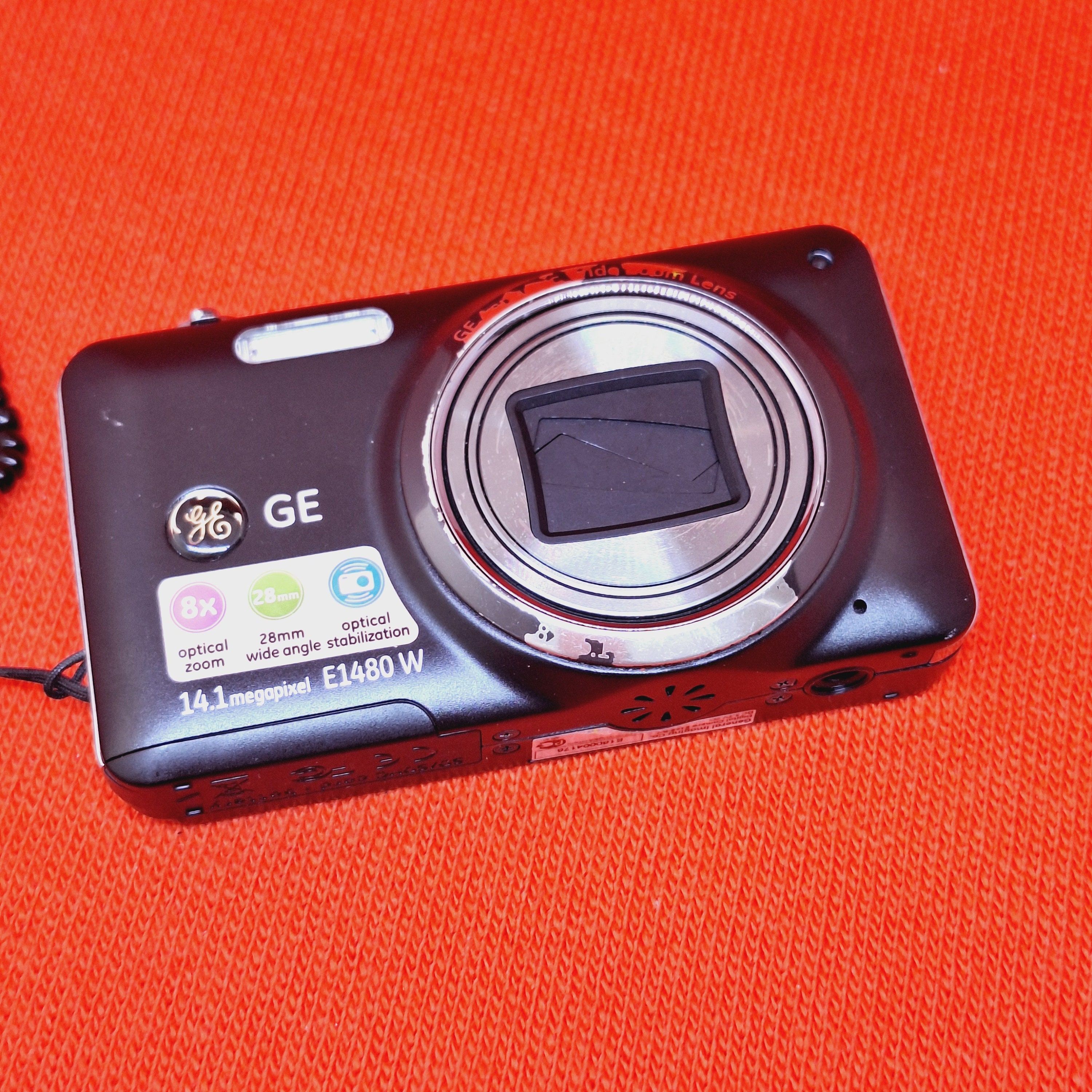 Buy GE E1480W 14 MP Digital Camera With 8X Digital Zoom and