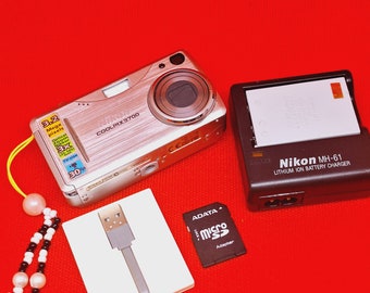 Nikon Coolpix 3700 3.2 MP 3X zoom Digital Camera