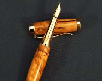 Fountain pen in noble wood, handmade in Savoie