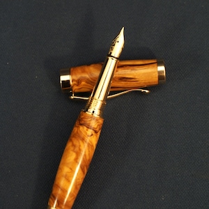 Stylo plume en bois noble, fait main en Savoie