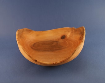 Natural edge bowl made of walnut wood, noble wood, fruit bowl