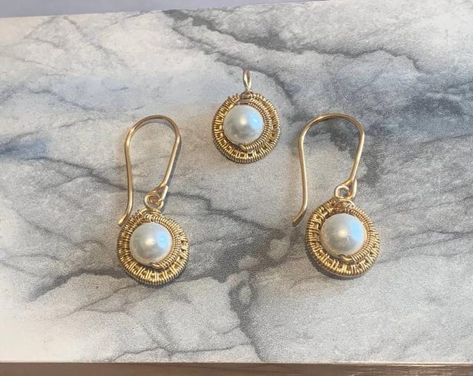 Handcrafted Gilded Copper and Pearl Set – Timeless Elegance, Harmony, and Femininity
