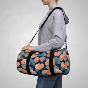 Coastal Chic Duffel Bag, stijlvolle sporttas, weekendtas, nautische schelpenprint, perfect cadeau voor strandliefhebbers!