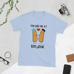 Słodka koszulka French Baguette, Baguettes In Love, You Had Me At Bonjour, Kawaii Cartoon Baguette T-shirt, Koszulka unisex z krótkim rękawem
