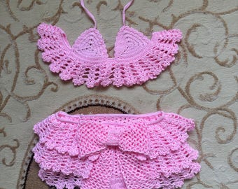 Rosa gehäkelte Rüschen Baby Bikinihöschen | Handgemachte Shorts für Mädchen | Häkeln Baby Rock für Kleinkind | Sommerliches Neugeborenen Outfit mit Schleife