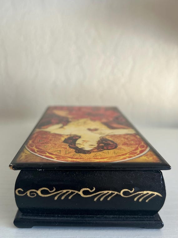 Decorative Lacquer Box “The Ruby” Mucha - image 6