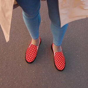 Women’s slip-on canvas shoes