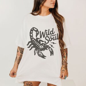 Oversized Tee Western Top Scorpio Vintage Comfort Colors Shirt Retro Graphic TShirt November Shirt Boho Graphic T-Shirt Desert Top Scorpion