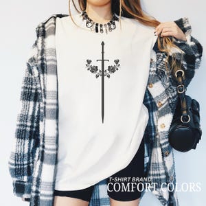 Fantasy Reader, Romantasy Book Shirt, Booktok Merch, Bookish T-shirt, Romantasy, Book Club, Book Gift, Reader, acotar, tbr list, fourth wing
