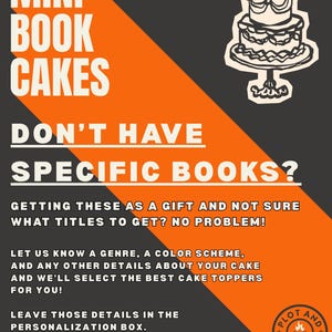 Peut inclure: Publicit&eacute; pour des d&eacute;corations de g&acirc;teaux personnalis&eacute;es. Le texte indique &laquo; Mini Book Cakes &raquo; et &laquo; Vous n'avez pas de livres sp&eacute;cifiques ? &raquo; avec des instructions pour fournir le genre, le code couleur et les d&eacute;tails dans la zone de personnalisation. Illustration de g&acirc;teau.