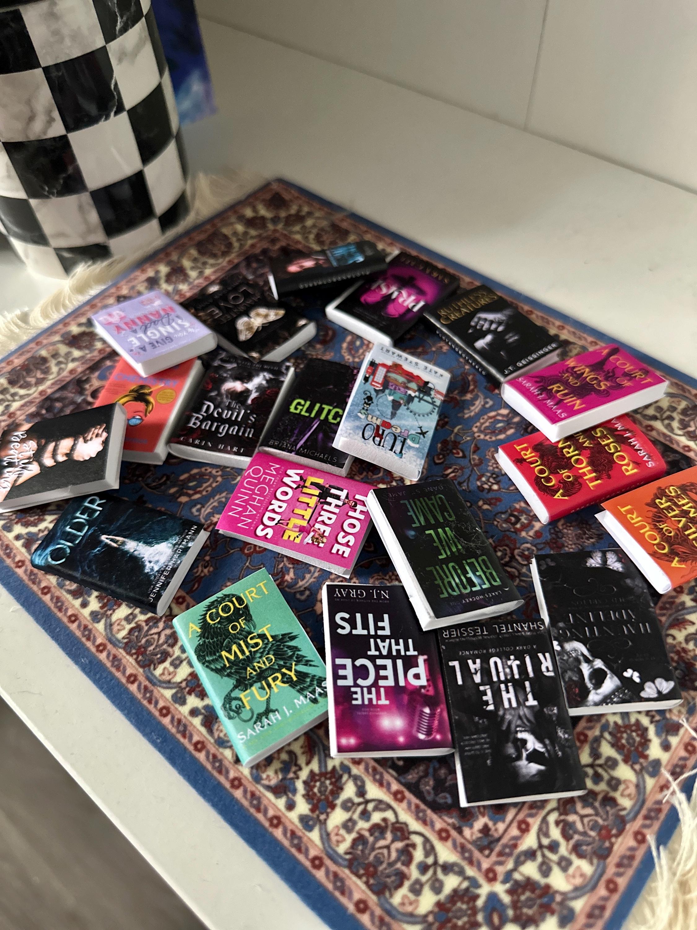 Custom Mini Books ONLY, Kindle Reads, Bookshelf Box, Mini Books, Customizable Bookshelf Decor, TBR List, Miniature Books