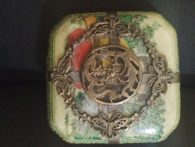 Chinese old jewelry box or box image 2