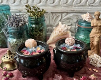 Aphrodite Ritual Cauldron Candle | Aquamarine Crystal & Rose Soy Candle