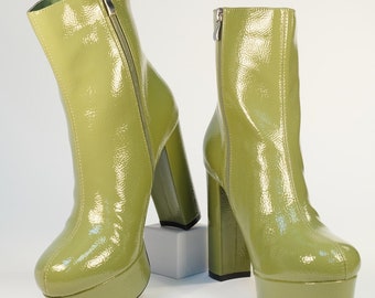 Unique Vintage Avocado Green Platform Heel Ankle Boots