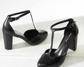 Unique Vintage Black Leatherette T-Strap Astaire Pumps