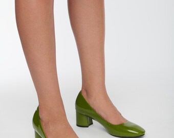 Unique Vintage Green Patent Block Heels