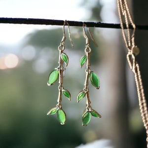 Cute Jade Earrings For Mother's Day Gift Botanical Green Leaf Crystal Dangles Birthday Gift For Best Friend