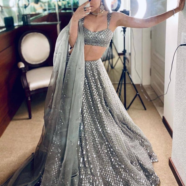 Grijze Lehenga Choli voor vrouwen Indiase feestkleding Bruiloftskleding Functiekleding Chaniya Choli Klaar om lengha bollywood-stijl Indiase outfits te dragen