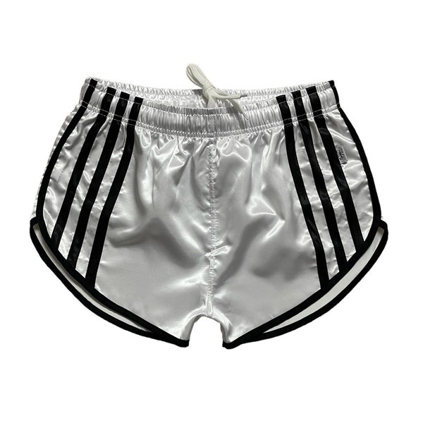 White Shiny Nylon Satin Retro Short mit sportlichem Sprint-Design