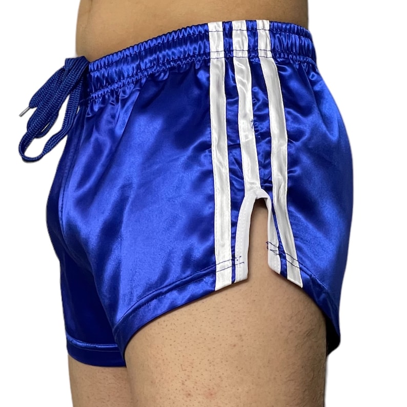 Sporty Chic: Shiny Nylon Activewear Shorts Sprinter, Satin & Retro Styles Bild 5