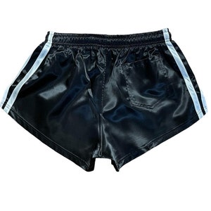 Sporty Chic: Shiny Nylon Activewear Shorts Sprinter, Satin & Retro Styles zdjęcie 2