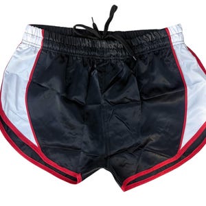 Fitnessshorts voor heren van glanzend satijn – Lichtgewicht sport- en trainingsshort
