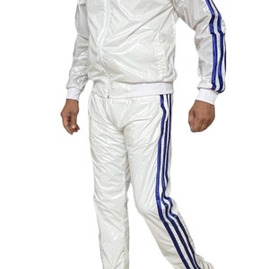 Abbigliamento sportivo abbagliante: scatena il tuo splendore con la tuta da jogging in nylon PU trasparente per eccellenza in bianco/blu immagine 6